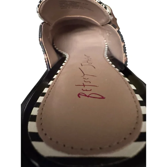 Betsey Johnson Haizel Lug Sole Mule MRSP $109 in Box - Picture 8 of 11